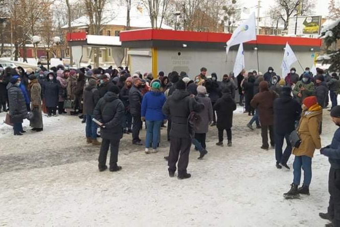 Новини Вінниці - фото з Важливе за вчора. Найцікавіші новини 20 січня, які ви могли пропустити «Лікарня наша власність»: під райрадою мітингують лікарі та обіцяють перекрити дорогу