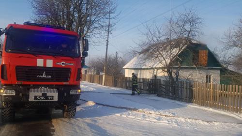 Новини Житомира - фото з Врятував сусідку: у Малині під час пожежі чоловік витягнув з будинку літню жінку-інваліда 001.jpg