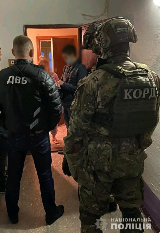 Новини Вінниці - фото з На «зоні» вінничанин продовжував «грабувати» чужі банківські картки На «зоні» вінничанин продовжував «грабувати» чужі банківські картки, фото №3 на сайті 20minut.ua