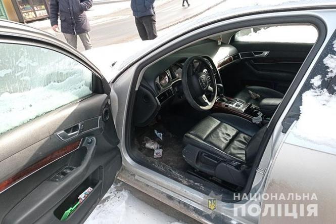 Новини Тернополя - фото з Прихопив техніку та привласнив авто: новий знайомий обікрав тернополянина Прихопив техніку та привласнив авто: новий знайомий обікрав тернополянина, фото №2 на сайті 20minut.ua