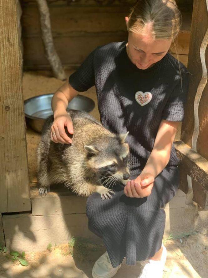 Новини Вінниці - фото з «Деякі тварини розумніші за людей»: подружжя з Хрінівки 10 років допомагає приреченим звірям «Деякі тварини розумніші за людей»: подружжя з Хрінівки 10 років допомагає приреченим звірям, фото №1 на сайті 20minut.ua