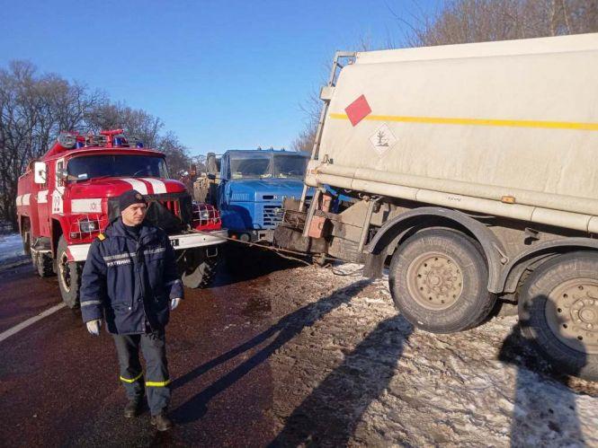 Новини Житомира - фото з Хорошівські рятувальники двічі надавали допомогу водіям на дорогах району Хорошівські рятувальники двічі надавали допомогу водіям на дорогах району, фото №1 на сайті 20minut.ua