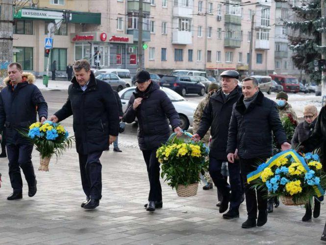 Новини Житомира - фото з У Житомирі відзначили День Соборності У Житомирі відзначили День Соборності, фото №3 на сайті 20minut.ua