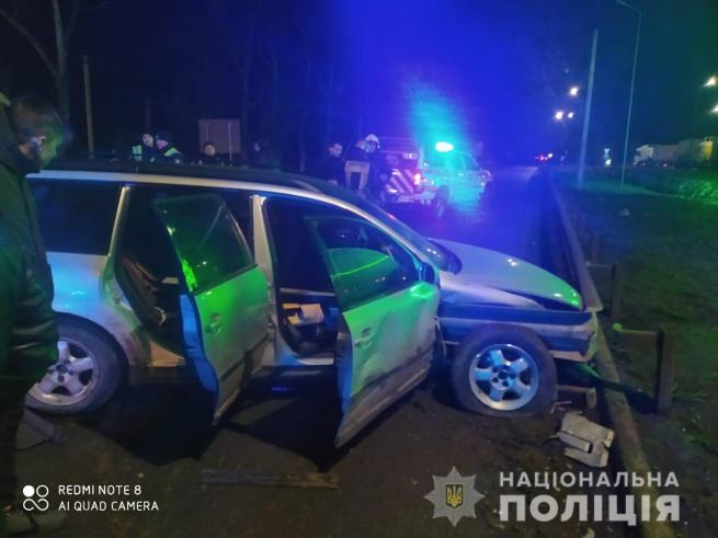 У Гайсині водій на Passat врізався у відбійник. Дружина померла в лікарні, фото №1 на сайті 20minut.ua