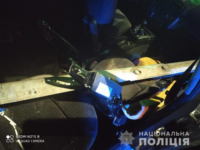 У Гайсині водій на Passat врізався у відбійник. Дружина померла в лікарні, фото №3 на сайті 20minut.ua