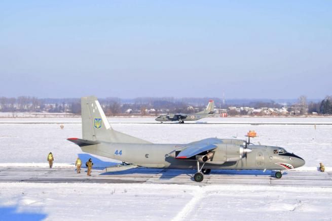 Новини Вінниці - фото з У військовій частині ім. Дмитра Майбороди відбулись планові польоти У військовій частині ім. Дмитра Майбороди відбулись планові польоти, фото №2 на сайті 20minut.ua