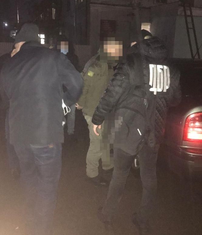 На Житомирщині викрито в. о. начальника відділу Держекоінспекції регіону, який за долари прикривав «чорного лісоруба», фото №1 на сайті 20minut.ua