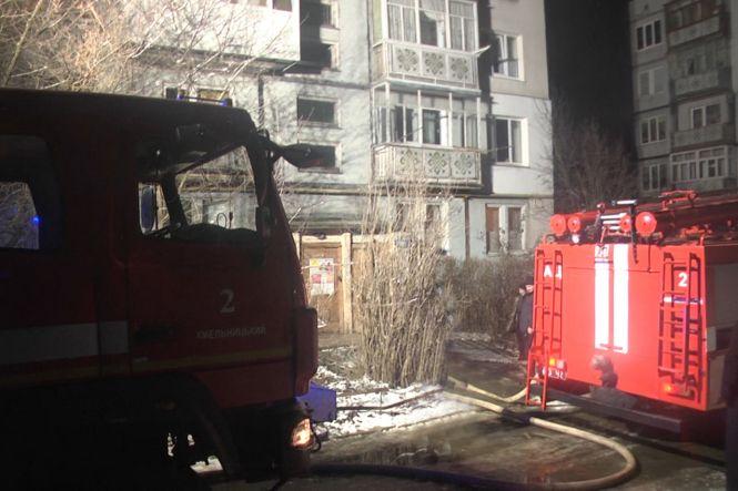 У Хмельницькому горіла квартира у багатоповерхівці (ФОТО, ВІДЕО), фото №4 на сайті vsim.ua