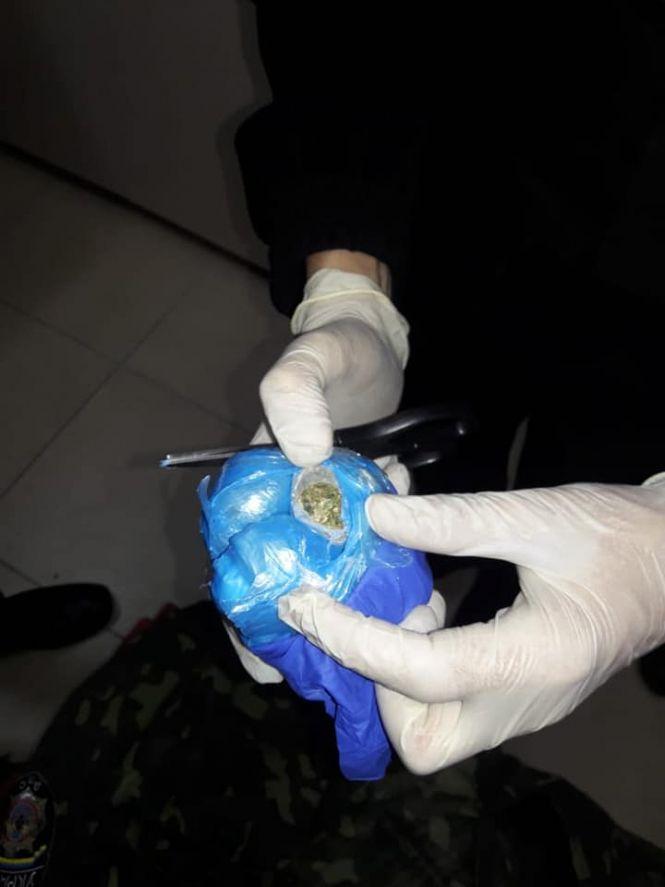 Новини Хмельницького - фото з Працівника хмельницького слідчого ізолятора судитимуть за наркотики Працівника хмельницького слідчого ізолятора судитимуть за наркотики, фото №1 на сайті vsim.ua