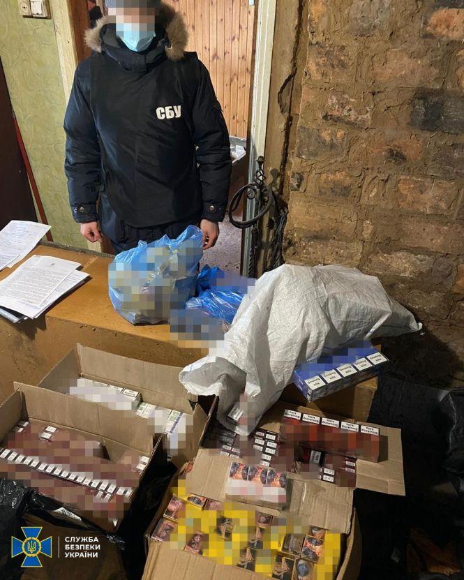 Мешканців Овруччини викрили на контрабанді і незаконному виготовленні сигарет, фото №1 на сайті 20minut.ua