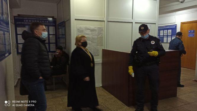 Новини Житомира - фото з Журналістів знову не допустили до засідання справи ТОВ «Аскона Південь»: написали заяву до поліції Журналістів знову не допустили до засідання справи ТОВ «Аскона Південь»: написали заяву до поліції, фото №3 на сайті 20minut.ua