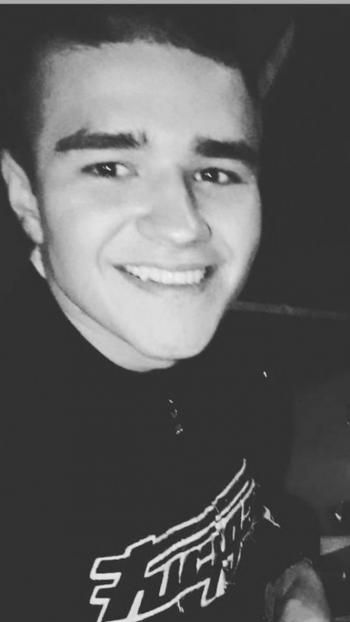 Новини Тернополя - фото з "Їх було троє, а я один": на Тернопільщині жорстоко побили поліцейського. Як нападник уникнув тюрми? "Їх було троє, а я один": на Тернопільщині жорстоко побили поліцейського. Як нападник уникнув тюрми?, фото №1 на сайті 20minut.ua