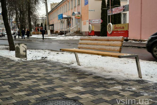 Новини Хмельницького - фото з Таємний підрядник та незвичайні лавки: на Свободи з’явився бульвар для відпочинку (ФОТО) Таємний підрядник та незвичайні лавки: на Свободи з’явився бульвар для відпочинку (ФОТО), фото №4 на сайті vsim.ua