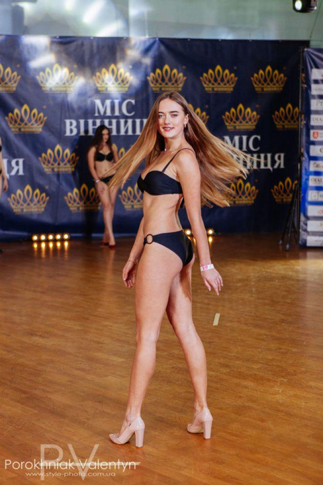 Новини Вінниці - фото з В купальниках і масках. Як обирали фіналісток конкурсу краси «Міс Вінниця 2021» В купальниках і масках. Як обирали фіналісток конкурсу краси «Міс Вінниця 2021», фото №9 на сайті 20minut.ua