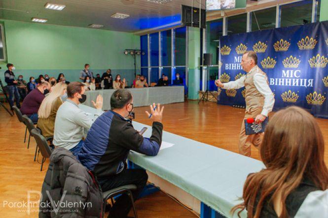Новини Вінниці - фото з В купальниках і масках. Як обирали фіналісток конкурсу краси «Міс Вінниця 2021» В купальниках і масках. Як обирали фіналісток конкурсу краси «Міс Вінниця 2021», фото №2 на сайті 20minut.ua