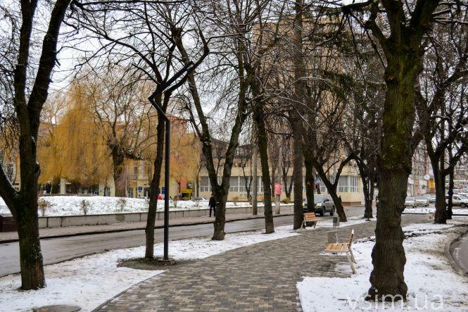 Новини Хмельницького - фото з Таємний підрядник та незвичайні лавки: на Свободи з’явився бульвар для відпочинку (ФОТО) Таємний підрядник та незвичайні лавки: на Свободи з’явився бульвар для відпочинку (ФОТО), фото №6 на сайті vsim.ua