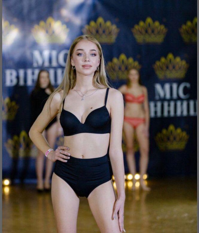 Новини Вінниці - фото з В купальниках і масках. Як обирали фіналісток конкурсу краси «Міс Вінниця 2021» В купальниках і масках. Як обирали фіналісток конкурсу краси «Міс Вінниця 2021», фото №21 на сайті 20minut.ua