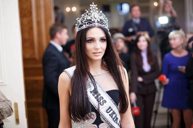 Новини Вінниці - фото з В купальниках і масках. Як обирали фіналісток конкурсу краси «Міс Вінниця 2021» В купальниках і масках. Як обирали фіналісток конкурсу краси «Міс Вінниця 2021», фото №26 на сайті 20minut.ua