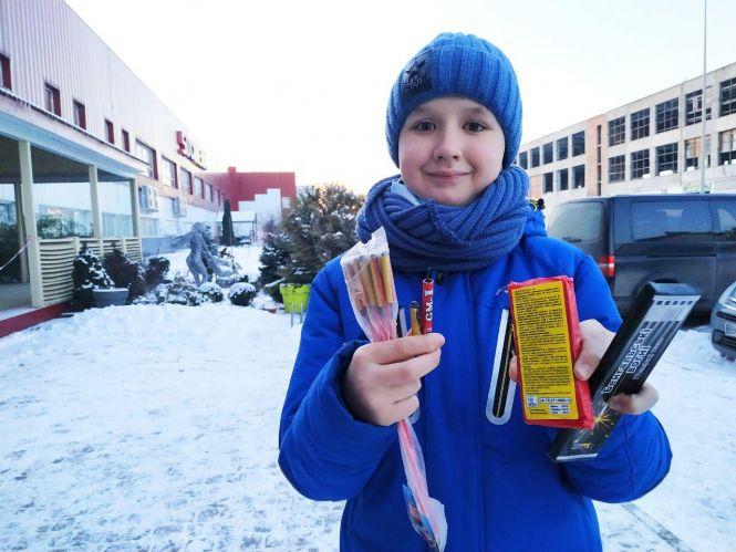 Новини Тернополя - фото з Чи продадуть дитині петарди у Тернополі? Експеримент «20 хвилин» Чи продадуть дитині петарди у Тернополі? Експеримент «20 хвилин», фото №2 на сайті 20minut.ua