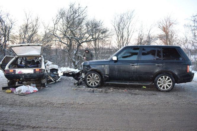 Новини Вінниці - фото з Смертельне лобове. Біля Гайсина зіткнулися «дев'ятка» та Range Rover Смертельне лобове. Біля Гайсина зіткнулися «дев'ятка» та Range Rover, фото №1 на сайті 20minut.ua