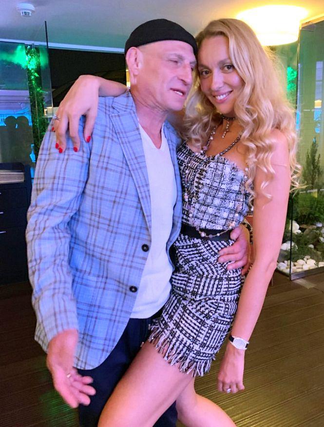 Новини Вінниці - фото з «Родина та діти роблять нас по-справжньому щасливими». Історії кохання знаних вінничан «Родина та діти роблять нас по-справжньому щасливими». Історії кохання знаних вінничан, фото №11 на сайті 20minut.ua