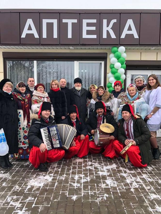 Возможно, это изображение (15 людей та люди стоят)