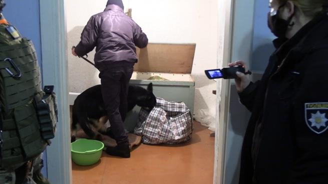 Новини Вінниці - фото з У Гавришівці бандит катував 21-річну дівчину та відібрав понад 100 тисяч гривень У Гавришівці бандит катував 21-річну дівчину та відібрав понад 100 тисяч гривень, фото №2 на сайті 20minut.ua