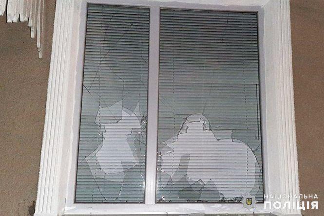 Новини Хмельницького - фото з Підпалив авто та погрожував вбити жінку: на Хмельниччині затримали чоловіка з сокирою Підпалив авто та погрожував вбити жінку: на Хмельниччині затримали чоловіка з сокирою, фото №1 на сайті vsim.ua