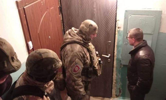 Новини Вінниці - фото з Спецоперація «Грім»: на Замостянській п'яний зек погрожував підірвати багатоповерхівку Спецоперація «Грім»: на Замостянській п'яний зек погрожував підірвати багатоповерхівку, фото №2 на сайті 20minut.ua