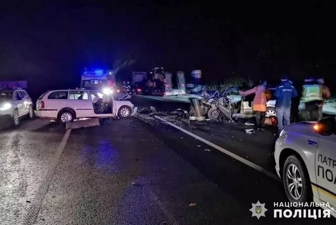 Новини Хмельницького - фото з Від "товкучки" до зізнань наркозалежних хмельничан: 5 найпопулярніших новин на ВСІМ за тиждень Від "товкучки" до зізнань наркозалежних хмельничан: 5 найпопулярніших новин на ВСІМ за тиждень, фото №1 на сайті vsim.ua