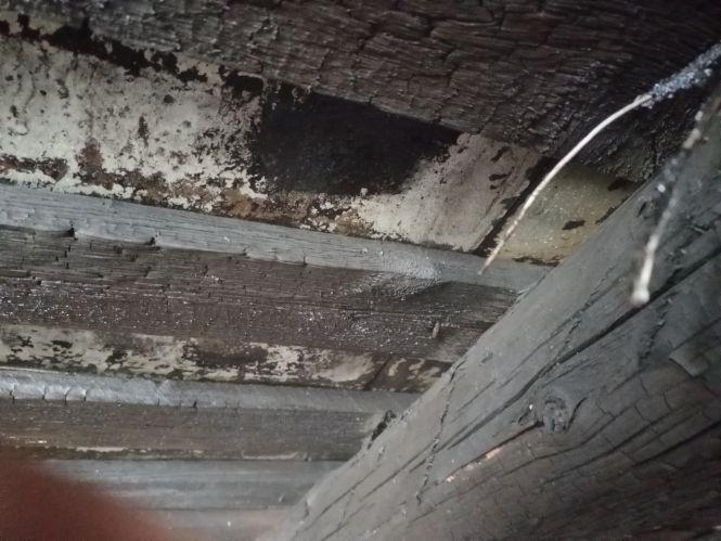 Новини Вінниці - фото з Пожежа у Сутисках. Боєць АТО  з двома дітьми і дружиною залишився без даху над головою Пожежа у Сутисках. Боєць АТО  з двома дітьми і дружиною залишився без даху над головою, фото №6 на сайті 20minut.ua