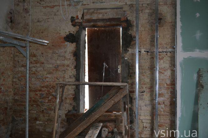Новини Хмельницького - фото з «Народний дім» у Гречанах: як відновлюють польську історичну пам’ятку (ФОТО) «Народний дім» у Гречанах: як відновлюють польську історичну пам’ятку (ФОТО), фото №21 на сайті vsim.ua