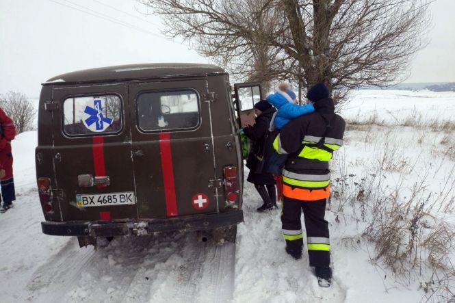 Новини Хмельницького - фото з На Хмельниччині у заметі застрягла "швидка", яка їхала рятувати немовля (ФОТО) На Хмельниччині у заметі застрягла "швидка", яка їхала рятувати немовля (ФОТО), фото №1 на сайті vsim.ua