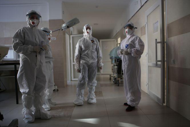 Новини Вінниці - фото з «Намагайтеся не дихати глибоко»: як ми побували у відділеннях, де лікують хворих на коронавірус «Намагайтеся не дихати глибоко»: як ми побували у відділеннях, де лікують хворих на коронавірус, фото №5 на сайті 20minut.ua