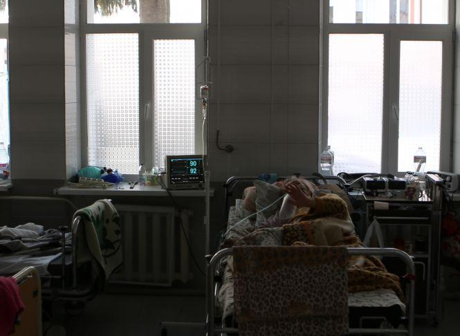 Новини Вінниці - фото з «Намагайтеся не дихати глибоко»: як ми побували у відділеннях, де лікують хворих на коронавірус «Намагайтеся не дихати глибоко»: як ми побували у відділеннях, де лікують хворих на коронавірус, фото №10 на сайті 20minut.ua