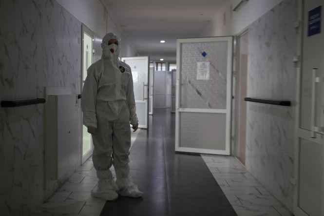 Новини Вінниці - фото з «Намагайтеся не дихати глибоко»: як ми побували у відділеннях, де лікують хворих на коронавірус «Намагайтеся не дихати глибоко»: як ми побували у відділеннях, де лікують хворих на коронавірус, фото №2 на сайті 20minut.ua