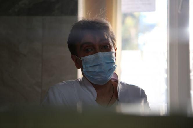 Новини Вінниці - фото з «Намагайтеся не дихати глибоко»: як ми побували у відділеннях, де лікують хворих на коронавірус «Намагайтеся не дихати глибоко»: як ми побували у відділеннях, де лікують хворих на коронавірус, фото №1 на сайті 20minut.ua