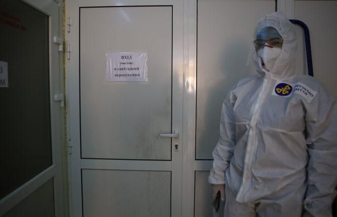 Новини Вінниці - фото з «Намагайтеся не дихати глибоко»: як ми побували у відділеннях, де лікують хворих на коронавірус «Намагайтеся не дихати глибоко»: як ми побували у відділеннях, де лікують хворих на коронавірус, фото №3 на сайті 20minut.ua