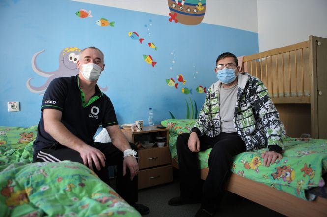 Новини Вінниці - фото з «Намагайтеся не дихати глибоко»: як ми побували у відділеннях, де лікують хворих на коронавірус «Намагайтеся не дихати глибоко»: як ми побували у відділеннях, де лікують хворих на коронавірус, фото №4 на сайті 20minut.ua