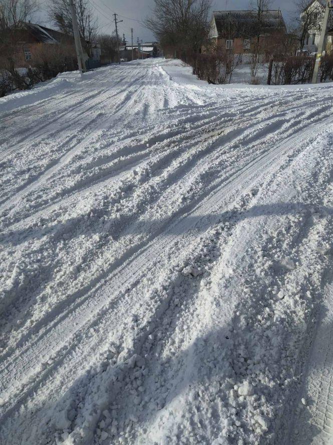 Новини Козятина - фото з Застрягали у снігових заметах та потрапляли в ДТП: про наслідки негоди на Козятинщині Застрягали у снігових заметах та потрапляли в ДТП: про наслідки негоди на Козятинщині, фото №4 на сайті 20minut.ua