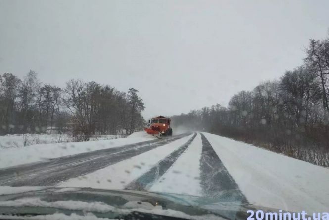Новини Вінниці - фото з Репортаж з інфекційного, огляд служб таксі та порятунок на вокзалі: важливе за 9 лютого на 20minut.ua Жертва негоди. У Гайсинському районі загинув комунальник, який посипав дорогу