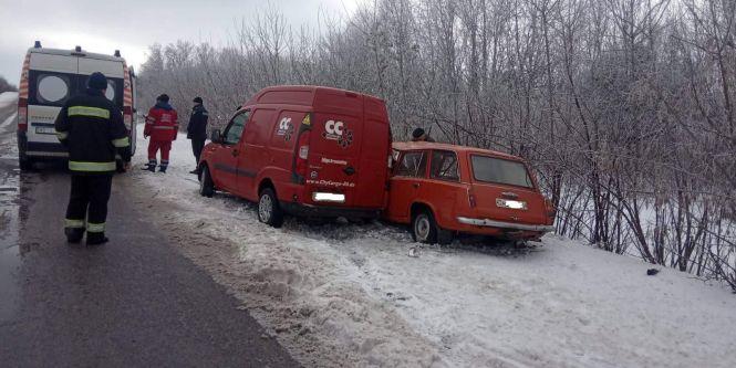 Новини Вінниці - фото з У Крижопільському районі зіткнулися «ВАЗ» та Fiat. Четверо людей отримали важкі травми У Крижопільському районі зіткнулися «ВАЗ» та Fiat. Четверо людей отримали важкі травми, фото №1 на сайті 20minut.ua