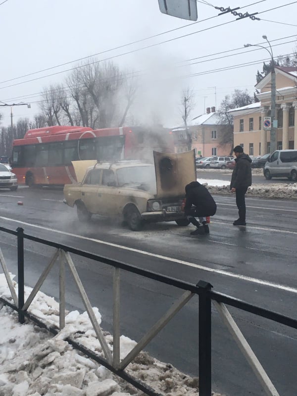 Новини Хмельницького - фото з Біля танка горять два авто (ФОТО, ВІДЕО) Немає опису.