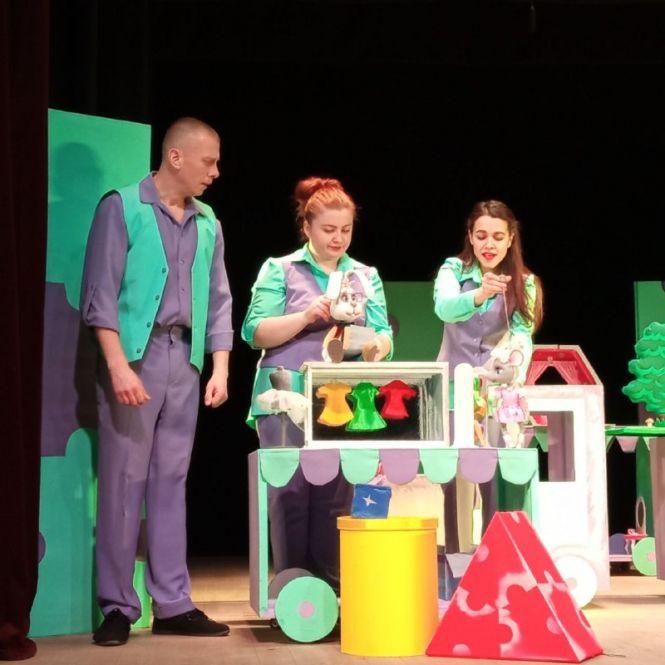 Весело і пізнавально. Яку прем'єру підготували в ляльковому театрі й до чого тут англійська?, фото №3 на сайті 20minut.ua