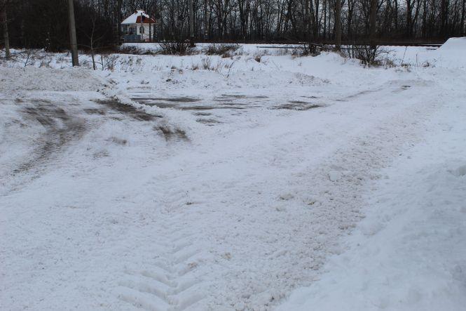 Новини Козятина - фото з Прогулянка Козятинщиною: озеро на ринку, замети на перехрестях і літня жінка з дровами Прогулянка Козятинщиною: озеро на ринку, замети на перехрестях і літня жінка з дровами, фото №5 на сайті 20minut.ua