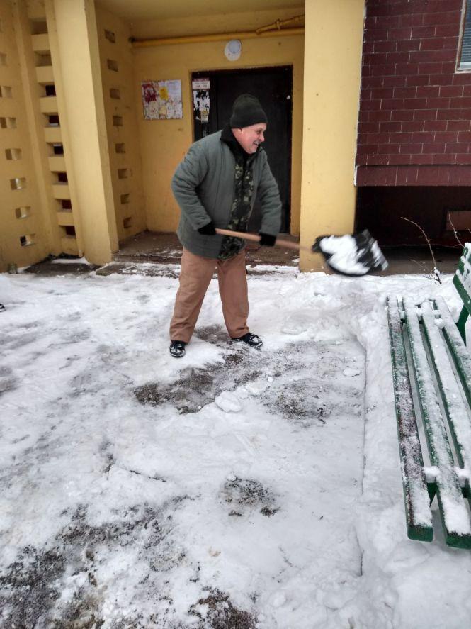 Шуфля челендж. Тернополяни розповіли, чому допомагають комунальникам прибирати сніг, фото №10 на сайті 20minut.ua