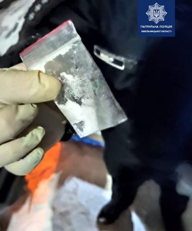 Новини Хмельницького - фото з На Озерній затримали водія «BMW» з наркотиками На Озерній затримали водія «BMW» з наркотиками, фото №1 на сайті vsim.ua