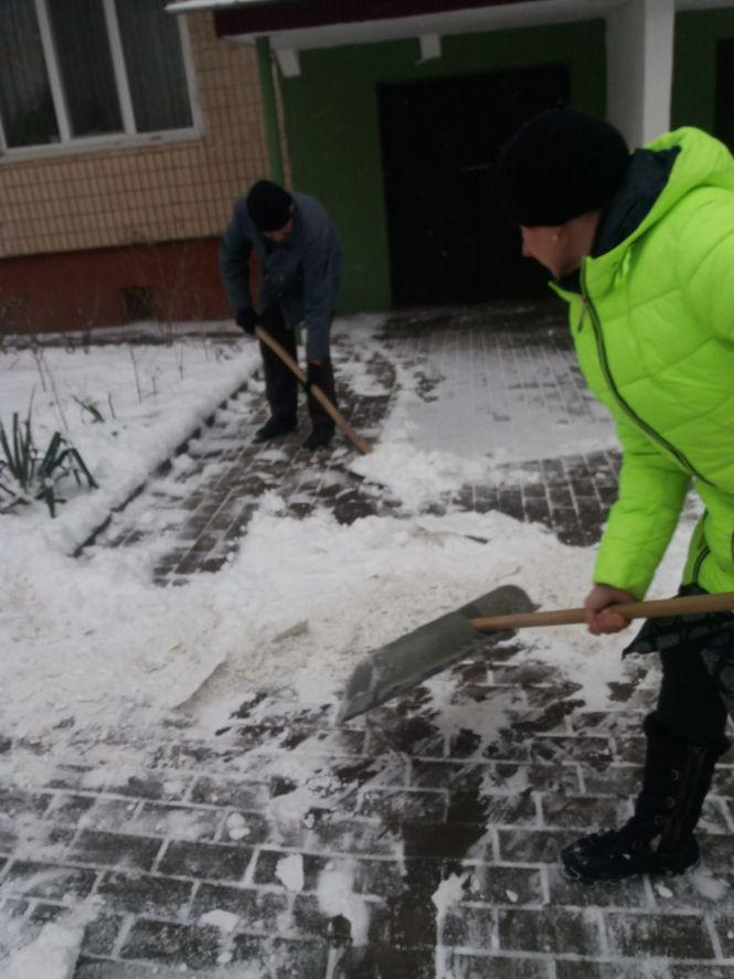 Шуфля челендж. Тернополяни розповіли, чому допомагають комунальникам прибирати сніг, фото №9 на сайті 20minut.ua