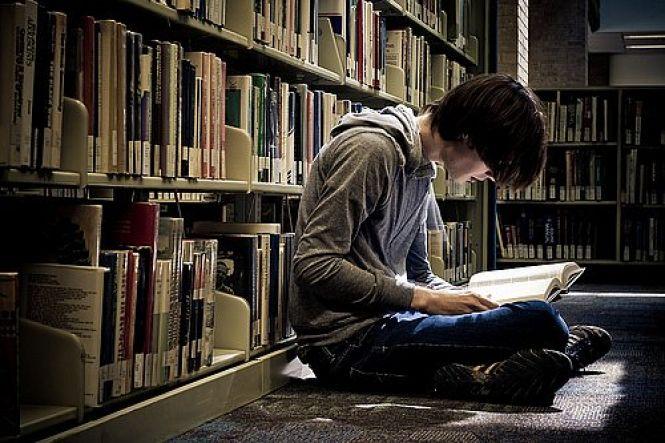 Новини Вінниці - фото з «Вінничани — дуже читаючі люди»: продавці книжкових магазинів розповіли про читацькі смаки «Вінничани — дуже читаючі люди»: продавці книжкових магазинів розповіли про читацькі смаки, фото №6 на сайті 20minut.ua
