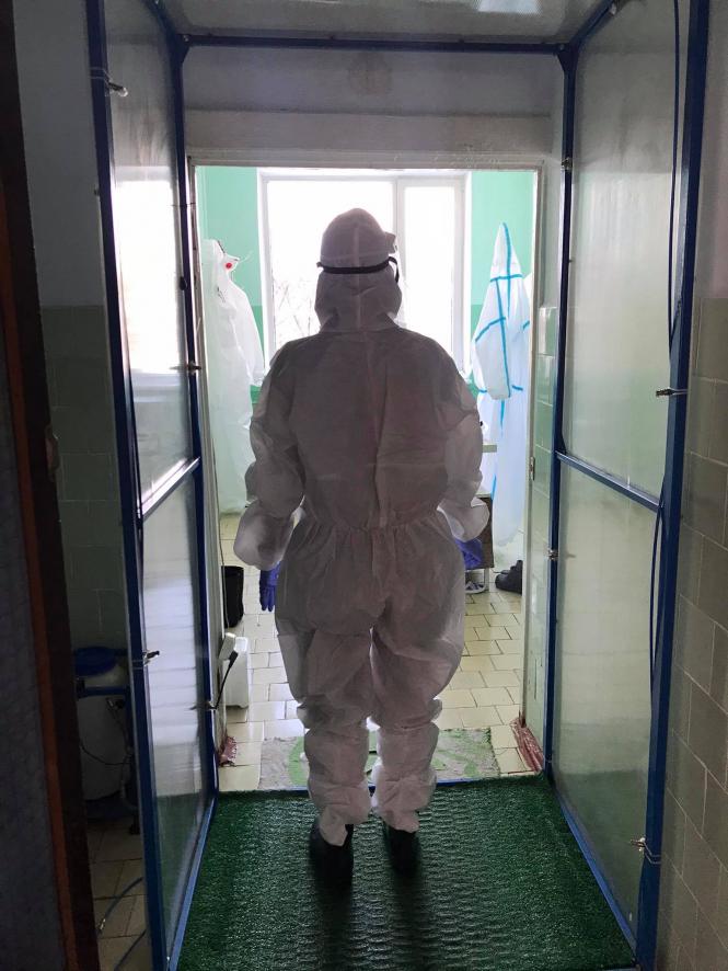 Новини Хмельницького - фото з “Брудні” зони й “важкі” пацієнти. Ексклюзивний репортаж з Хмельницької інфекційної лікарні Нет описания.